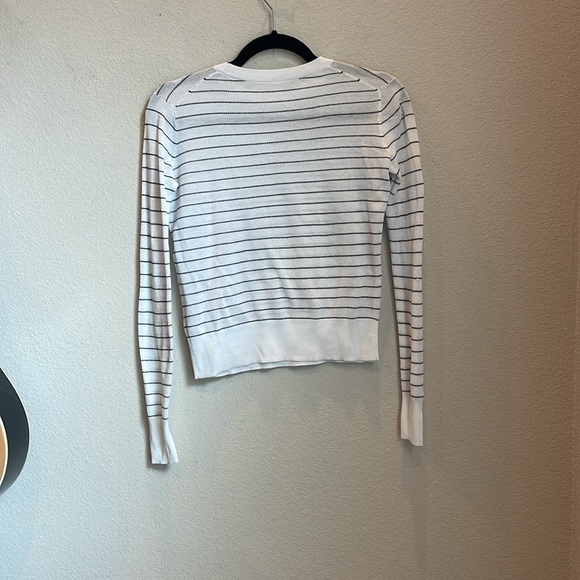 Vince Striped Lightweight Knit Top Size XSmall - Picture 9 of 9